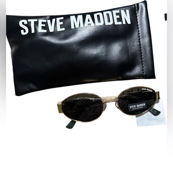 Steve Madden Mystie Sunglasses Women’s Gold frame, Green oval lens - Picture 3 of 5